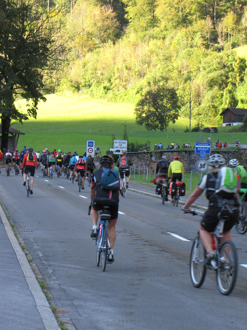 kurz nach dem Start in Linthal
© W. Kälin